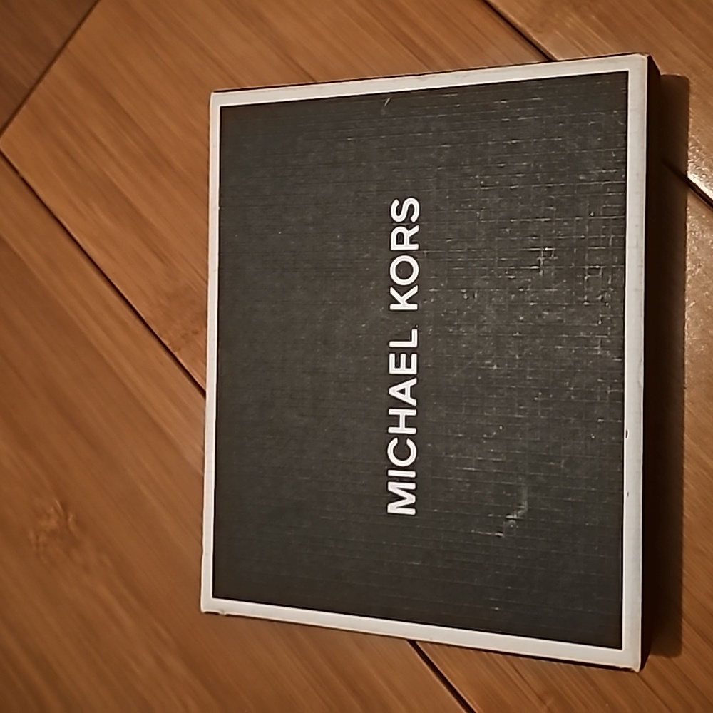 Michael Kors Wallet New
